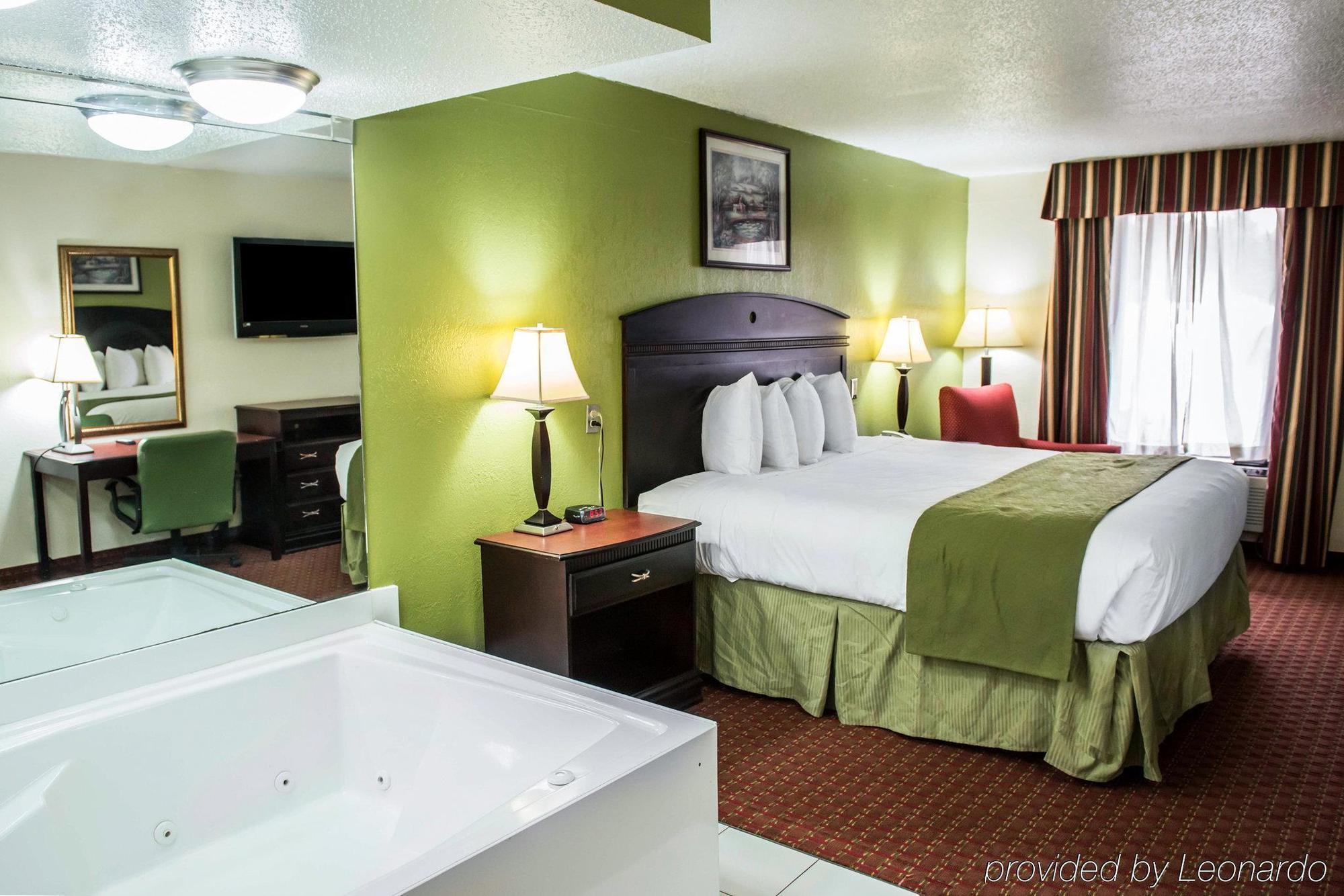 Quality Inn Chipley I-10 At Exit 120 Exterior photo