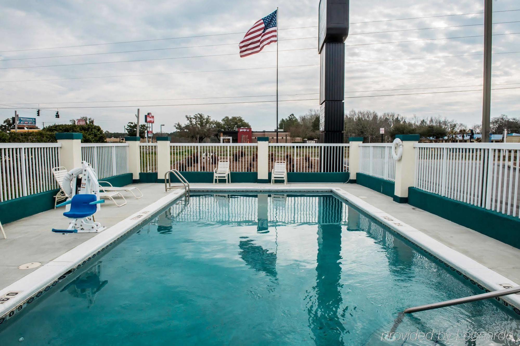 Quality Inn Chipley I-10 At Exit 120 Exterior photo